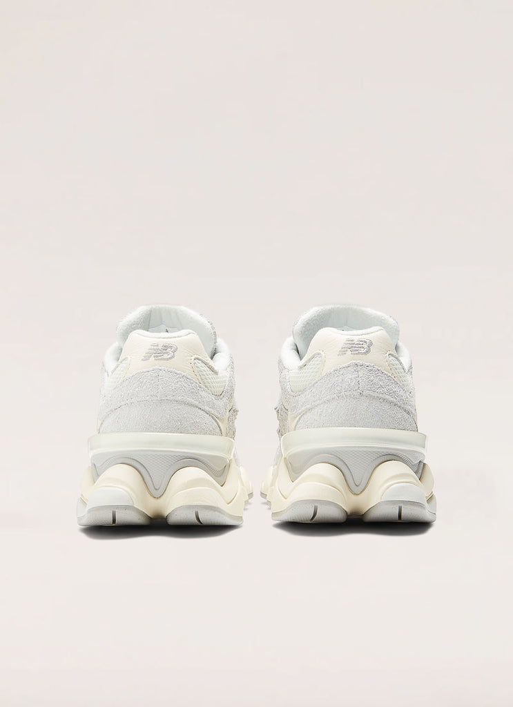 9060 Sneaker - Quartz Grey