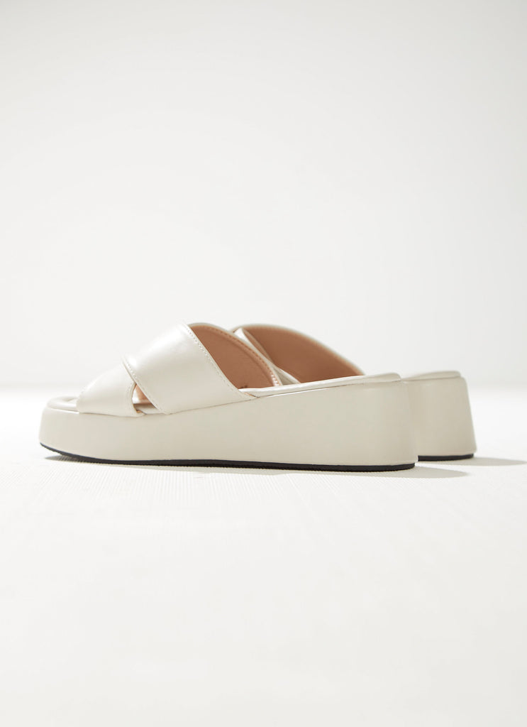 Fonda Cross Over Mule - Ivory
