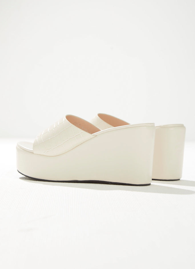 Villa Playa Mule Heel - Bone Croc