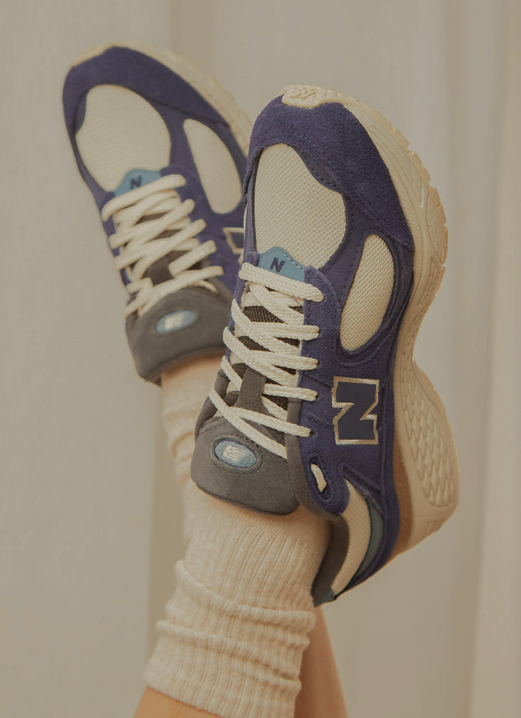 2002R Sneaker - Navy